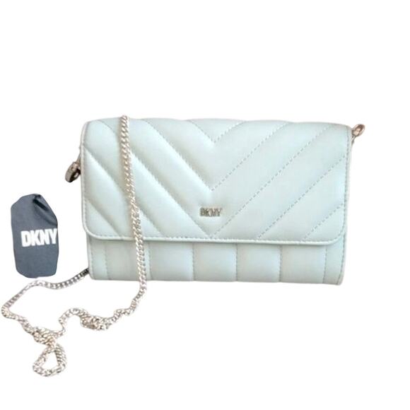 DKNY Veronica Large Quilted PVC Shoulder / Crossbody, New with Tag MSRP $148 - Picture 3 of 7
